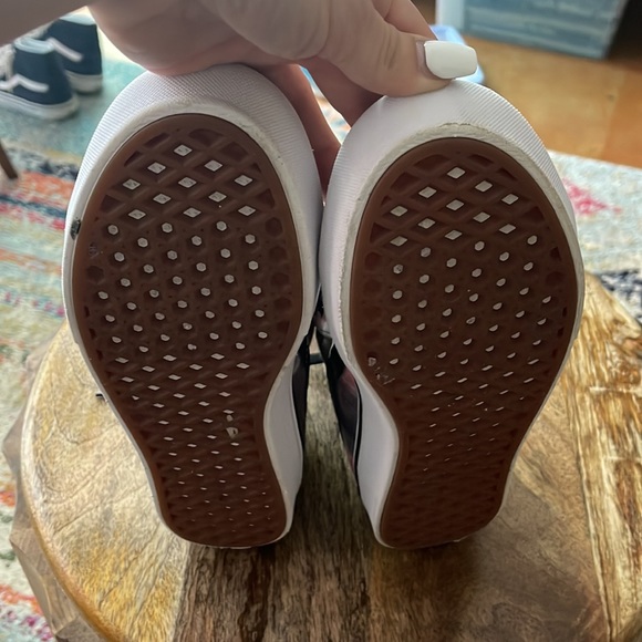 High-Top Vans - Picture 9 of 9